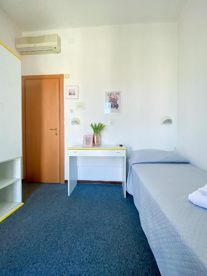 Hotel Berlino กัตตอลิกา ภายนอก รูปภาพ