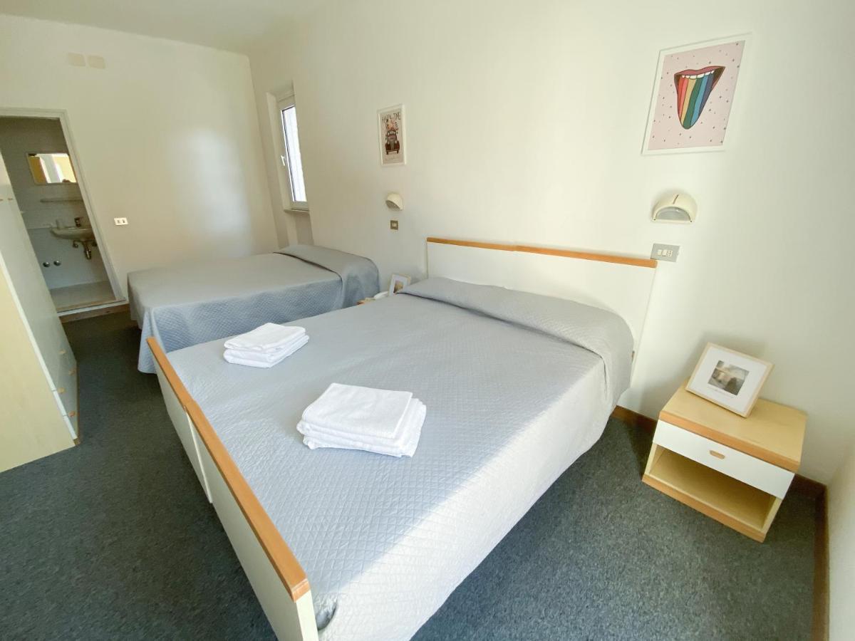 Hotel Berlino กัตตอลิกา ห้อง รูปภาพ