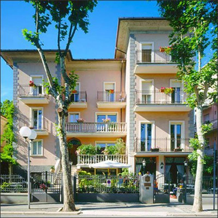 Hotel Berlino กัตตอลิกา ภายนอก รูปภาพ