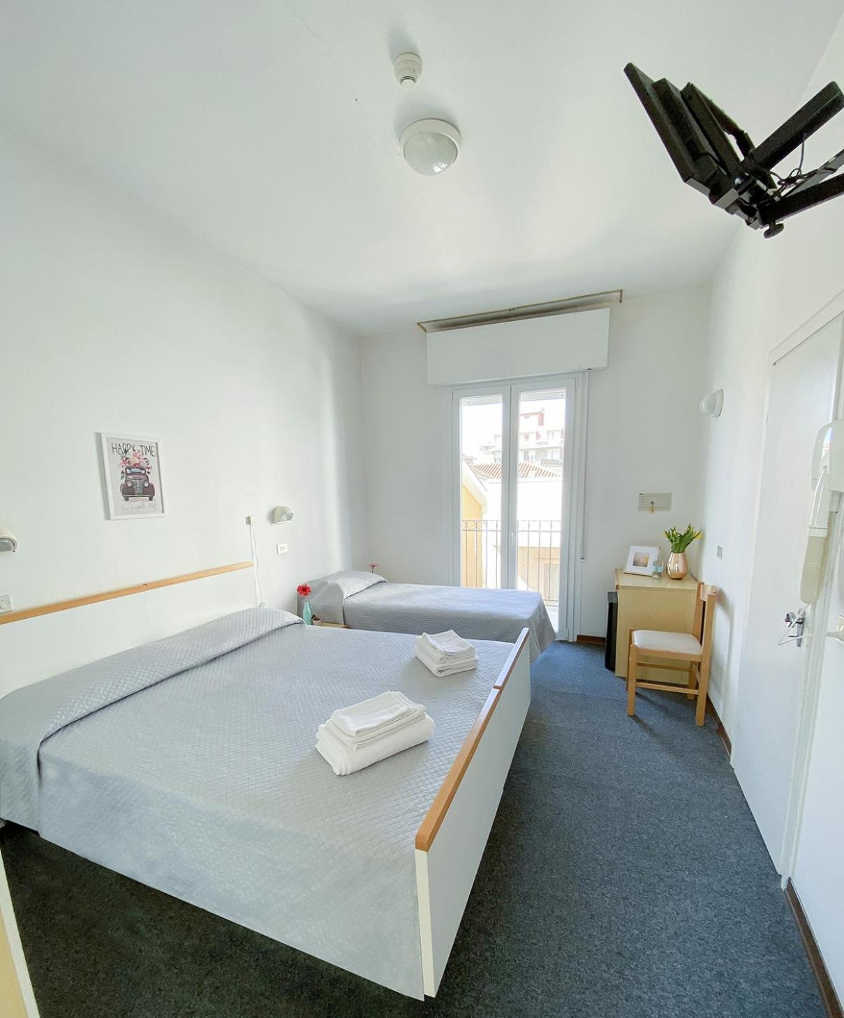 Hotel Berlino กัตตอลิกา ภายนอก รูปภาพ