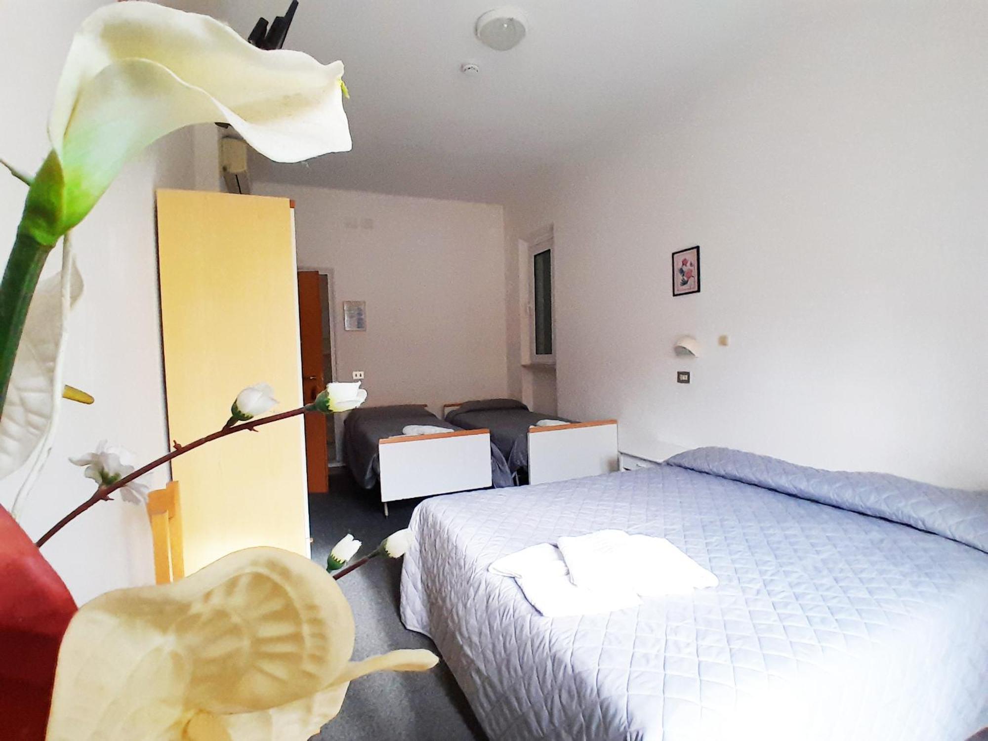 Hotel Berlino กัตตอลิกา ห้อง รูปภาพ